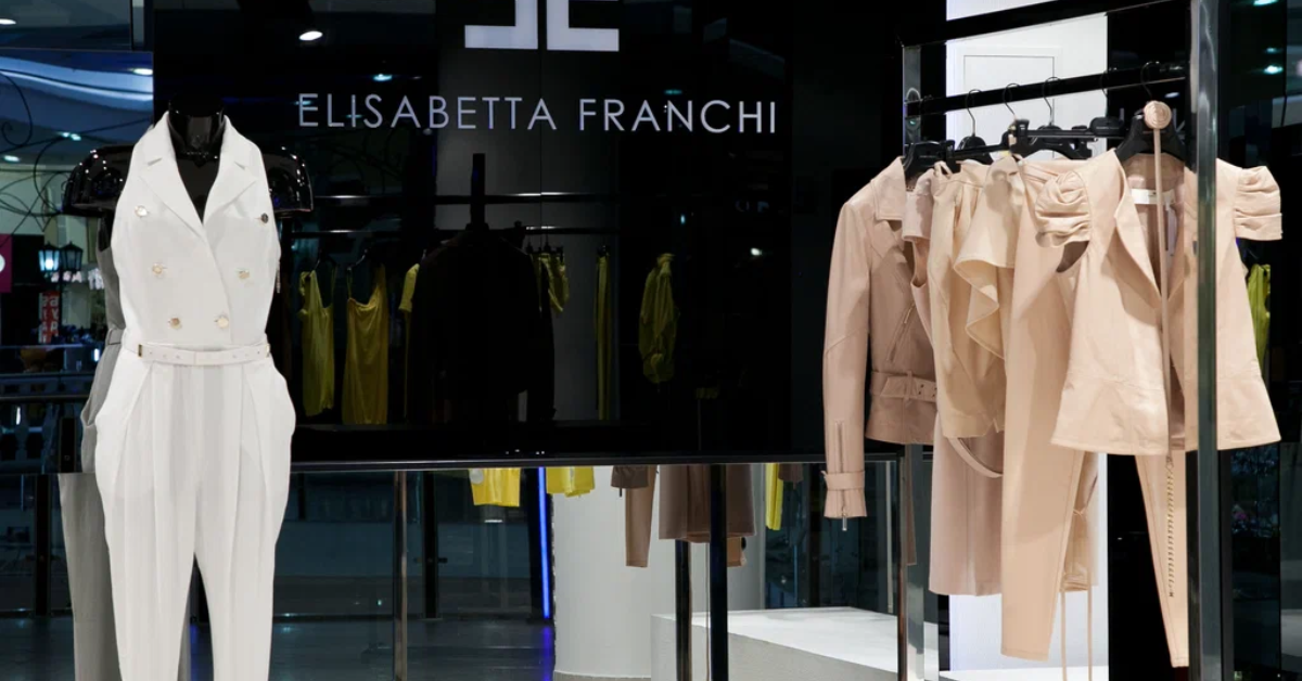 Tailleur Elisabetta Franchi: A Glimpse into the World of Italian Luxury Fashion